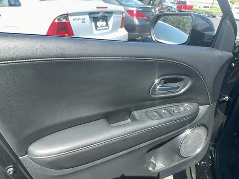 Used 2021 Honda HR-V EX-L image 17