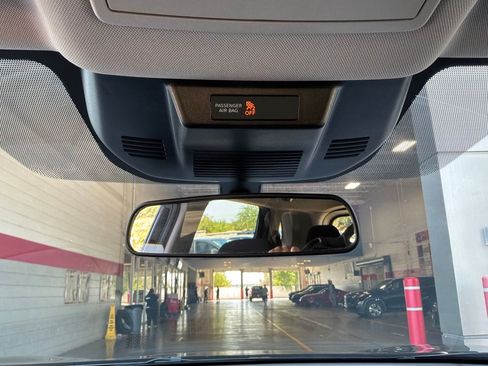 Used 2025 Nissan Rogue SV FWD image 19
