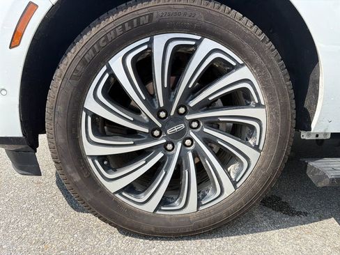 Used 2025 Lincoln Navigator Black Label AWD/4WD image 27