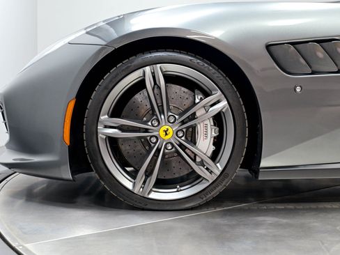 Used 2017 Ferrari GTC4Lusso AWD/4WD image 66