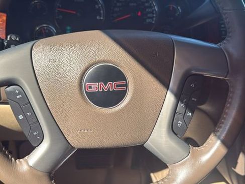 Used 2012 GMC Yukon XL SLT RWD image 17
