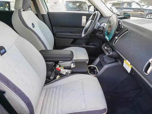 Used 2025 MINI Cooper Countryman S w/ Comfort Package Max image 18