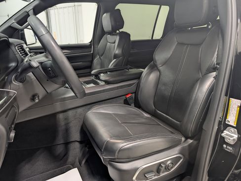 Used 2022 Jeep Wagoneer Series I image 16