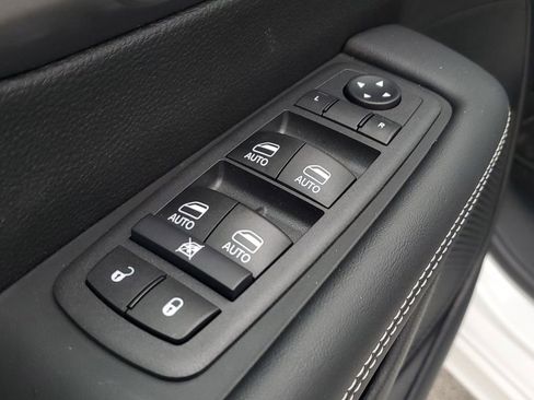 New 2026 Chrysler Pacifica Select FWD image 20