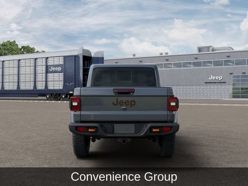 Used 2025 Jeep Gladiator Mojave w/ Convenience Group AWD/4WD image 10