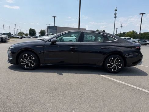 Used 2025 Hyundai Sonata SEL FWD image 4