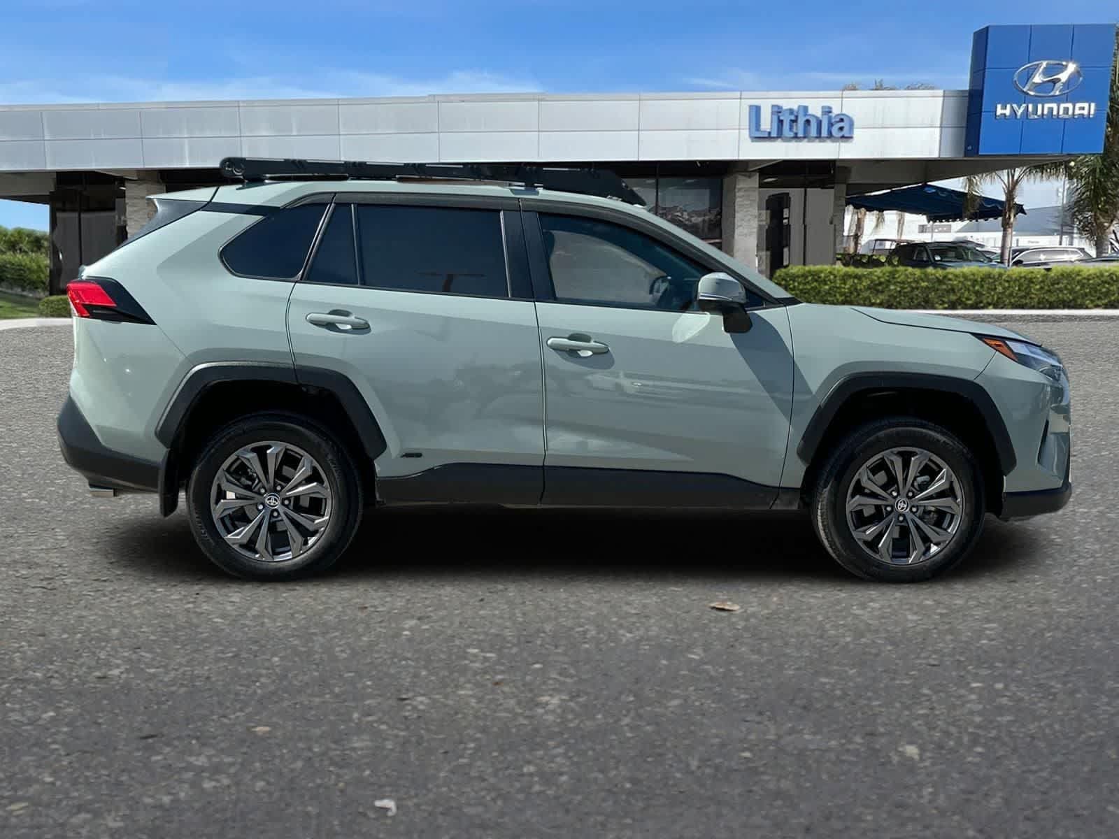 Used 2023 Toyota RAV4 XLE Premium AWD/4WD image 9