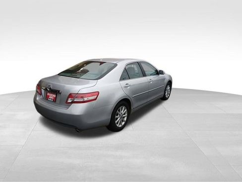 Used 2011 Toyota Camry LE image 5