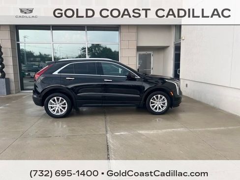 Certified 2023 Cadillac XT4 Luxury w/ Cold Weather Package AWD/4WD image 4