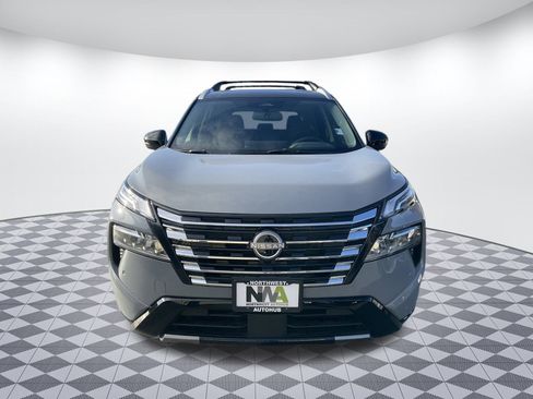 Used 2025 Nissan Rogue Platinum image 5