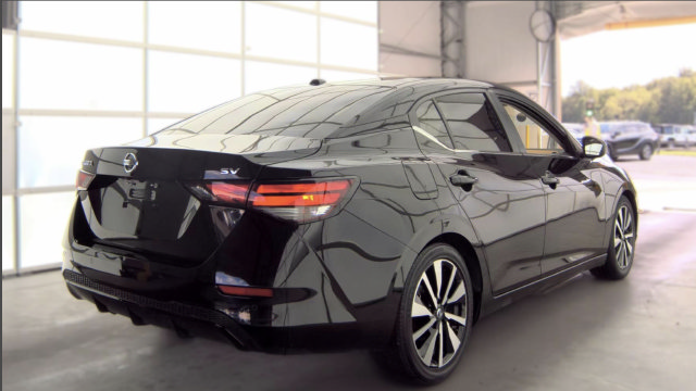 Used 2023 Nissan Sentra SV w/ SV Premium Package FWD image 5