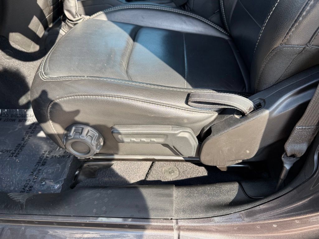 Used 2019 Jeep Wrangler Unlimited Sahara AWD/4WD image 7
