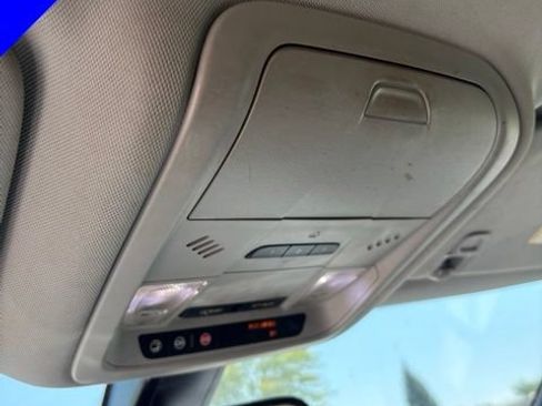 Used 2019 Chevrolet Blazer LT FWD image 28