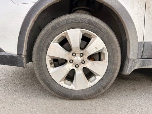 Used 2010 Subaru Outback 3.6R Limited image 9