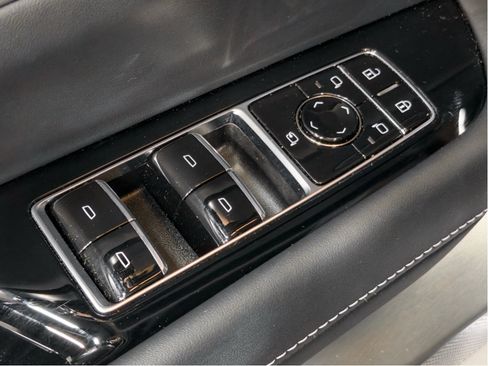Used 2026 Cadillac Vistiq Platinum w/ LPO, Floor Liner Package AWD/4WD image 8