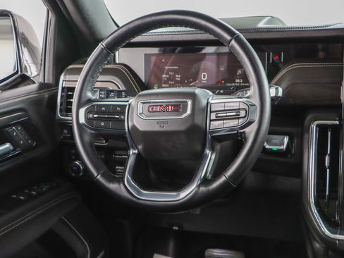 Used 2025 GMC Yukon XL Elevation w/ Elevation Premium Package image 13