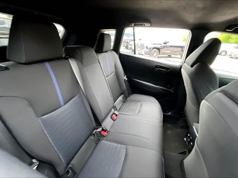 Used 2024 Toyota Corolla Cross SE image 19