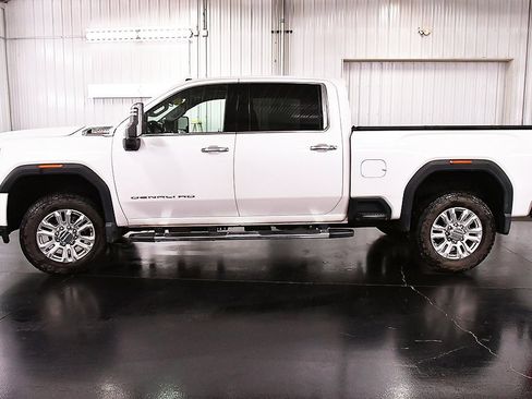 Used 2022 GMC Sierra 3500 Denali image 4