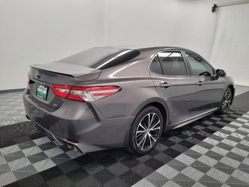 Used 2018 Toyota Camry SE FWD image 9