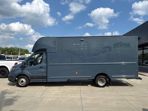 Used 2022 Ford Transit 350 DRW RWD image 3