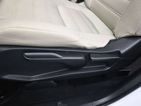 Used 2020 Honda CR-V LX image 19