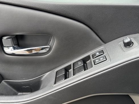 Used 2023 Nissan Frontier SV image 8