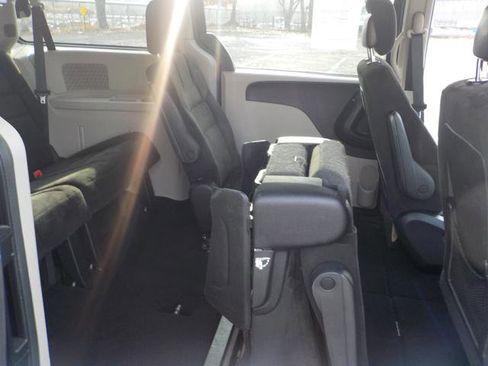 Used 2016 Dodge Grand Caravan SE w/ Quick Order Package 29E SE image 17