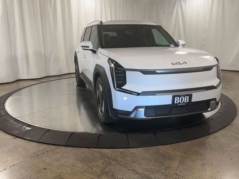 New 2026 Kia EV9 Wind image 4