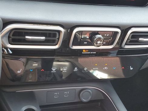 New 2026 Nissan Sentra SR w/ SR All Weather Package FWD image 31