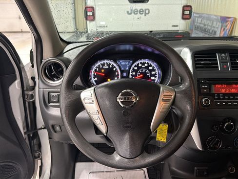 Used 2017 Nissan Versa SV image 22