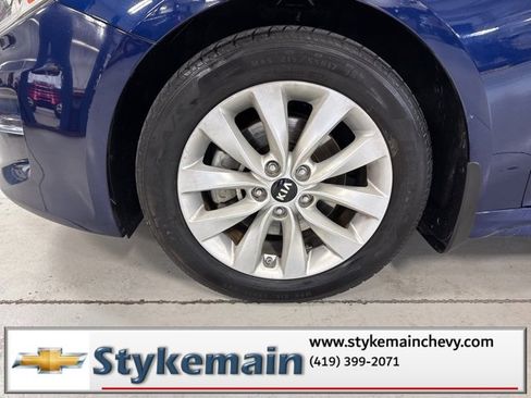 Used 2018 Kia Optima LX w/ 17" Alloy Wheels Package image 33