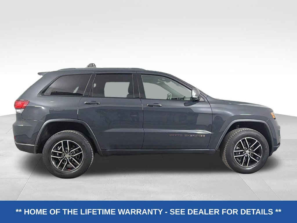 Used 2017 Jeep Grand Cherokee Trailhawk AWD/4WD image 2