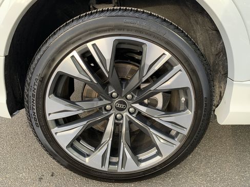 Used 2025 Audi Q8 Premium Plus w/ Premium Plus Package image 18