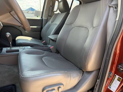 Used 2016 Nissan Frontier SL w/ Moonroof Package AWD/4WD image 26