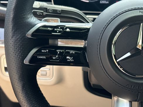 Used 2025 Mercedes-Benz GLS 450 4MATIC image 19