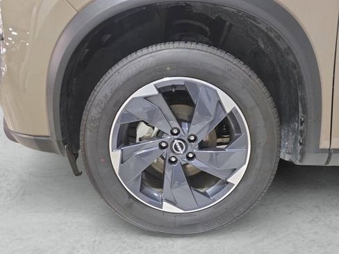 Used 2025 Nissan Rogue SV image 23