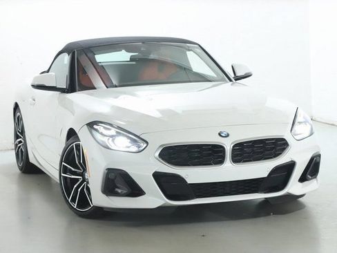 Certified 2023 BMW Z4 sDrive30i w/ Premium Package RWD image 2