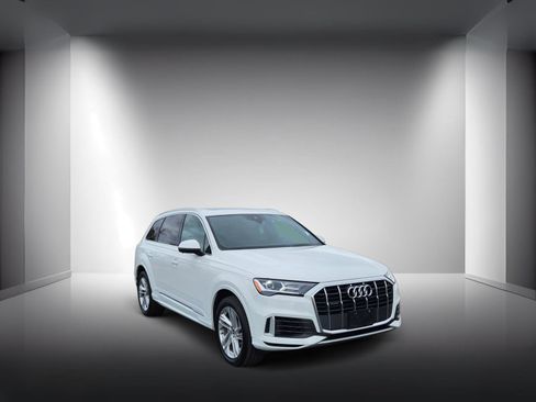 Used 2021 Audi Q7 3.0T Premium Plus w/ Premium Plus Package image 4