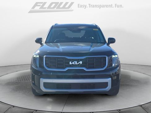 Used 2023 Kia Telluride S image 3