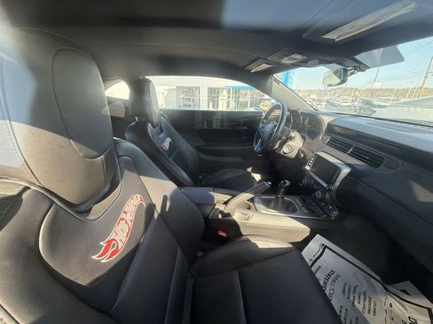 Used 2013 Chevrolet Camaro SS w/ Hot Wheels Special Edition image 15