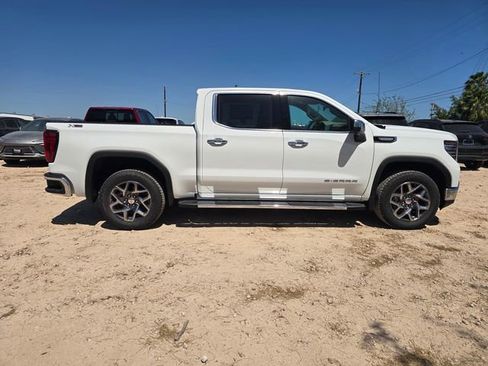 New 2026 GMC Sierra 1500 SLT image 4