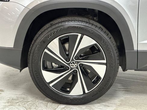 New 2026 Volkswagen Taos SE AWD/4WD image 24