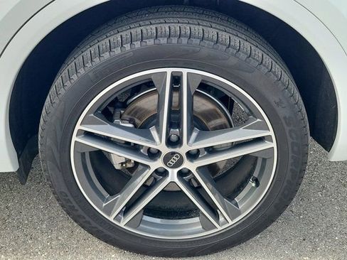 Certified 2024 Audi Q5 e Prestige w/ Prestige Package AWD/4WD image 9
