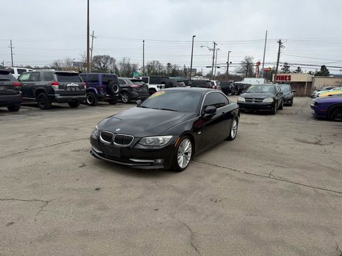 Used 2011 BMW 335i Convertible image 7