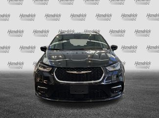 Used 2022 Chrysler Pacifica Touring-L video 3