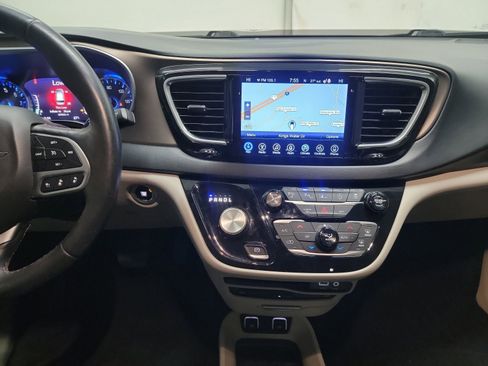 Used 2017 Chrysler Pacifica Touring-L Plus w/ Advanced Safetytec Group image 20