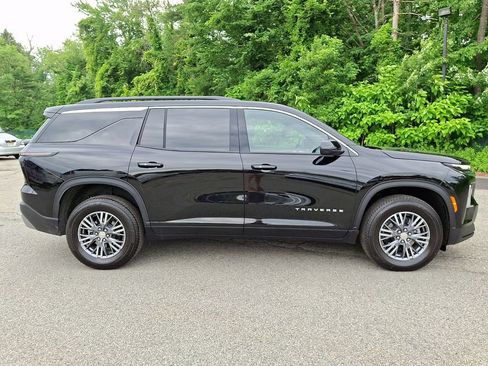 Used 2026 Chevrolet Traverse LT AWD/4WD image 8