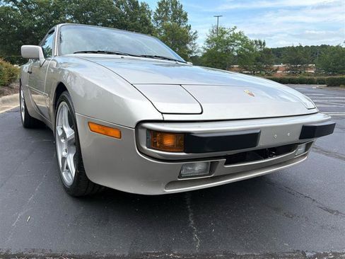 Used 1988 Porsche 944 Coupe RWD image 5