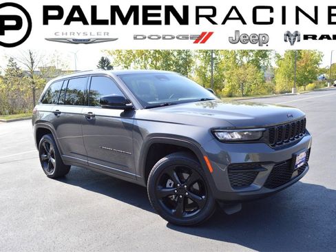 Used 2023 Jeep Grand Cherokee Altitude image 1