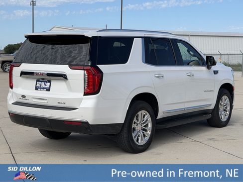 Used 2021 GMC Yukon SLT w/ Rear Media and Nav Package AWD/4WD image 4